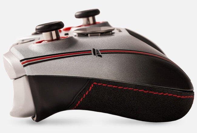 Klik pro zvětšení (Xbox Elite ovladač dostane limitovanou závodní edici)