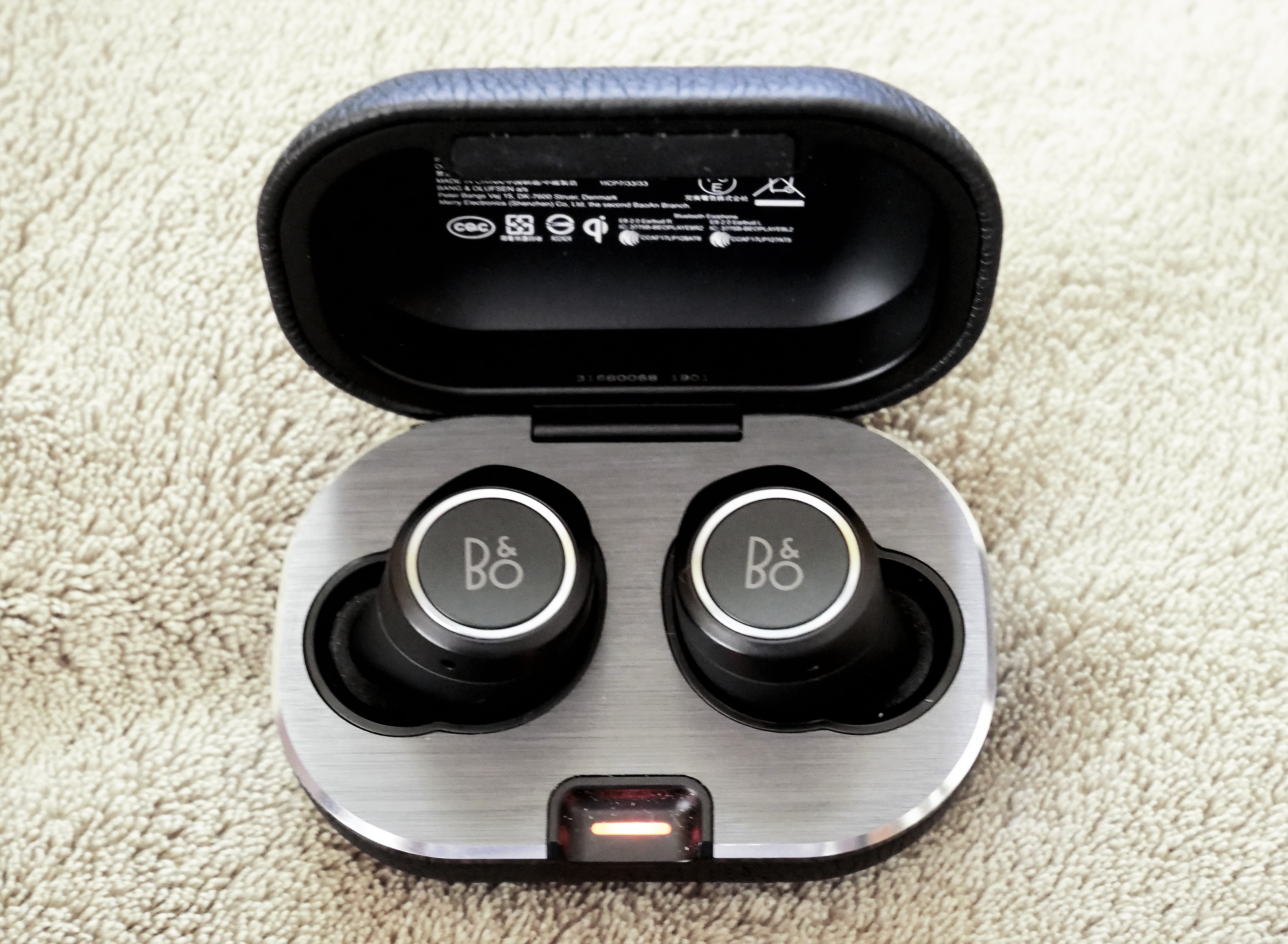 Beoplay E8 2.0 - druhá generace luxusních bezdrátových sluchátek - recenze