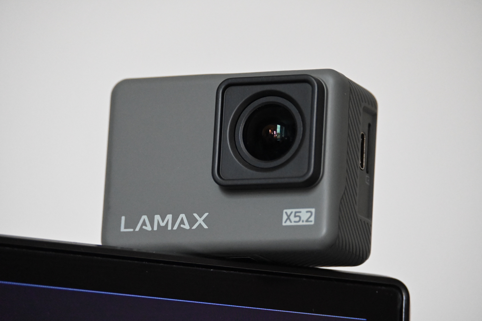 Klik pro zvětšení (LAMAX X5.2 - recenze)