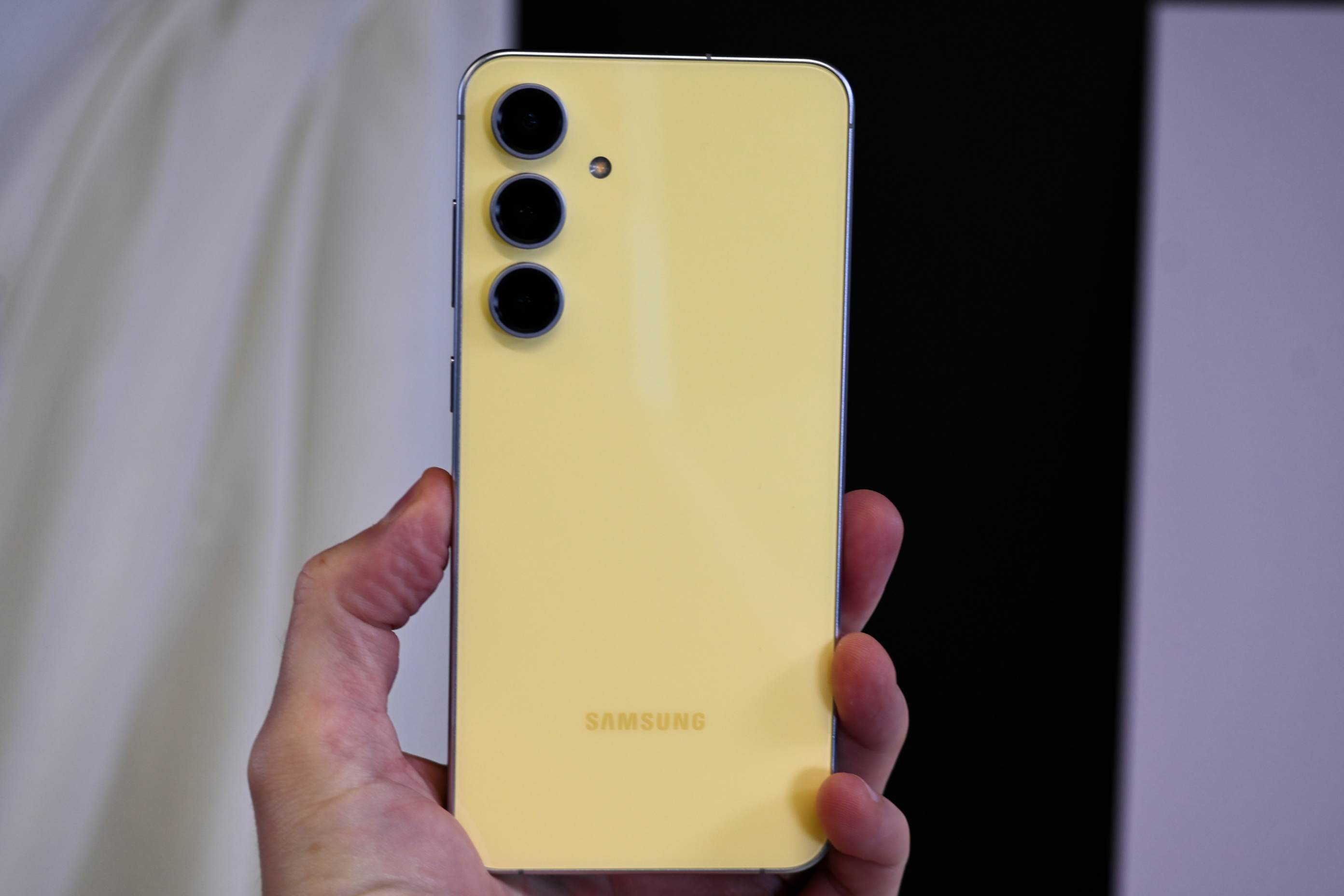 Klik pro zvětšení (Samsung predstavil nové telefóny Galaxy FE a tablety S10)