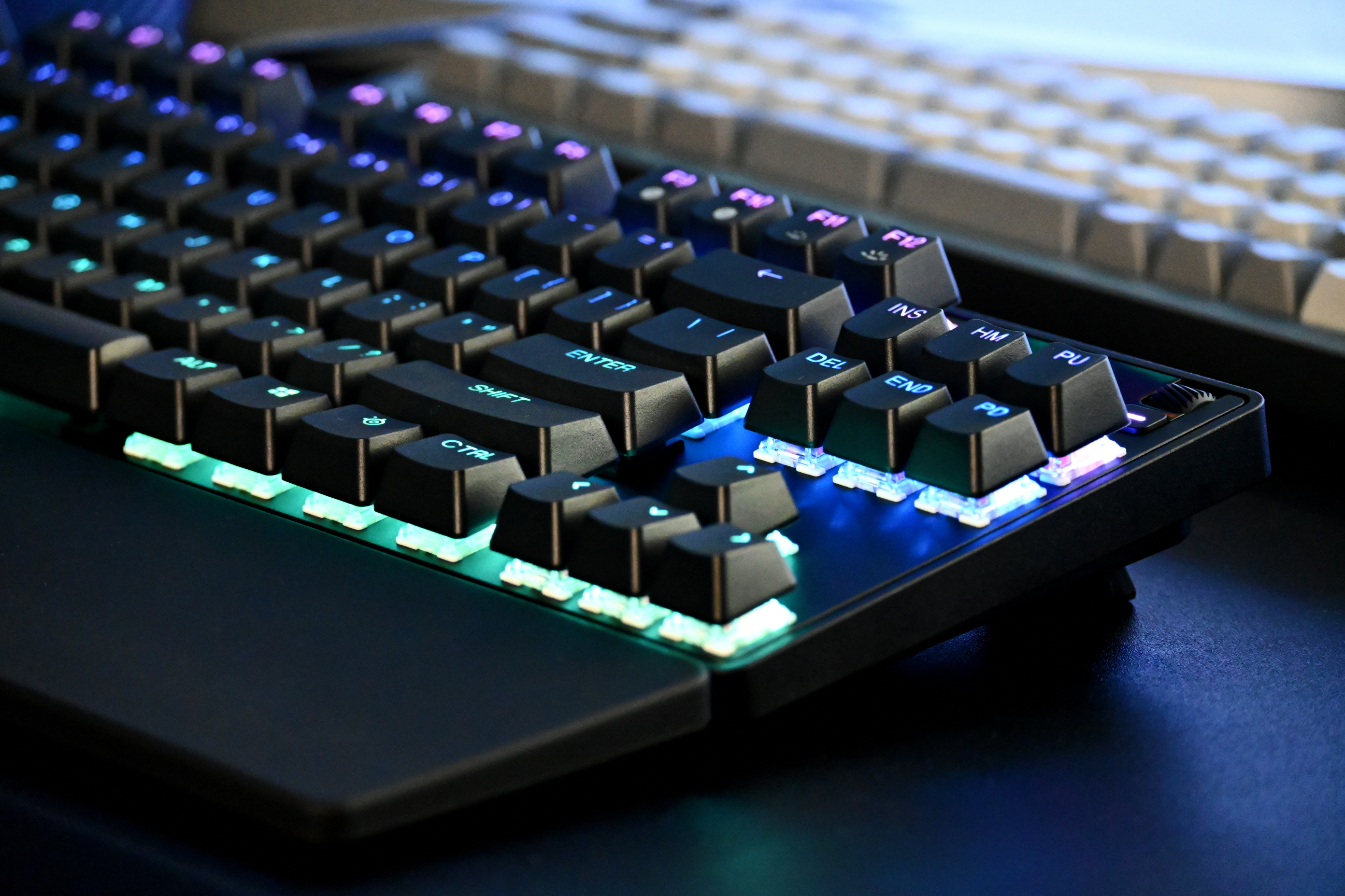 SteelSeries Apex Pro TKL Gen 3 - recenze