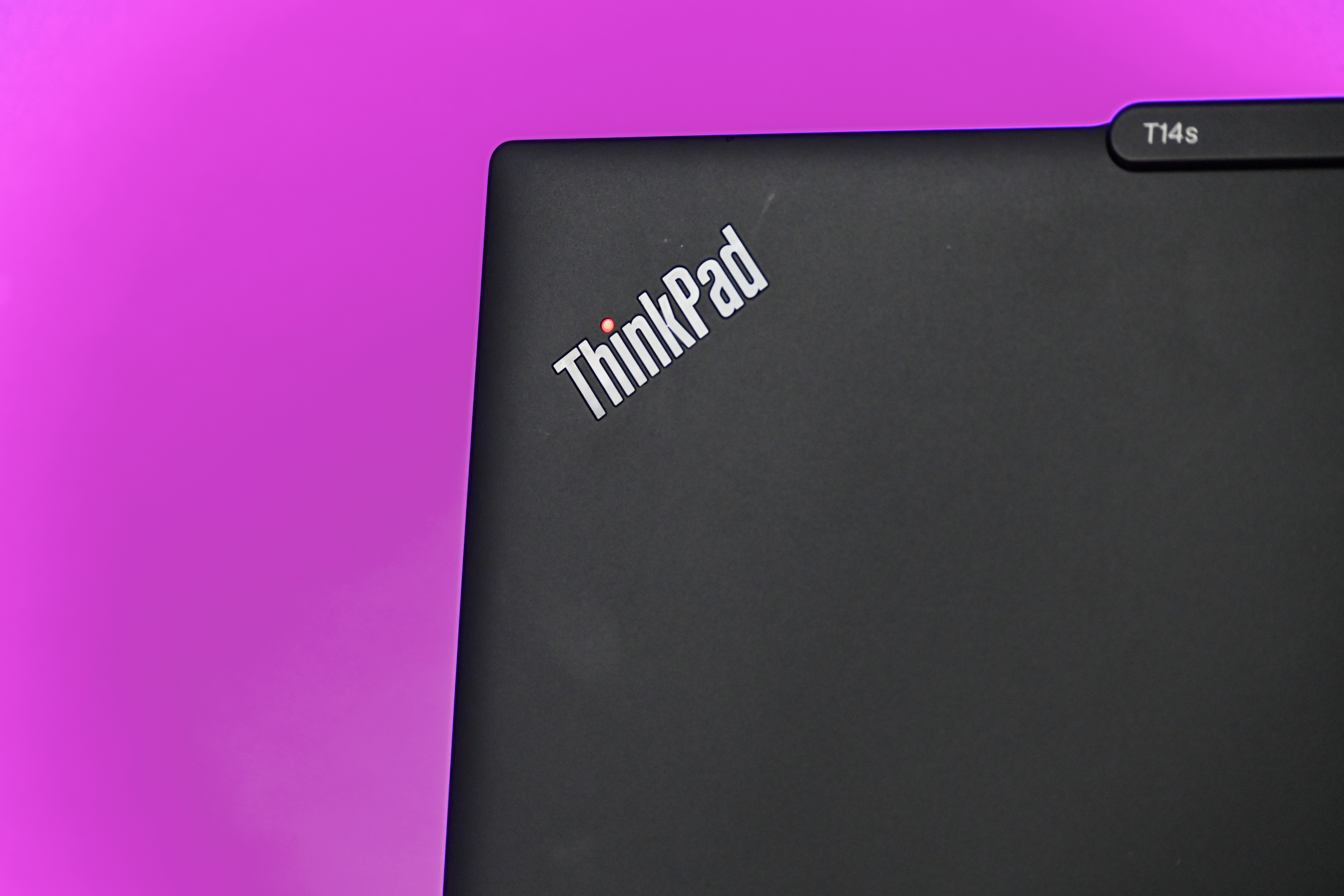 Lenovo ThinkPad T14s (Gen 6) - recenze