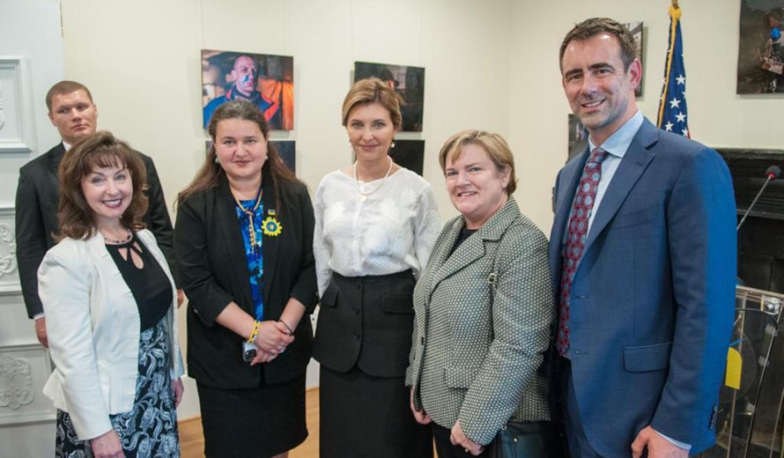 Prvá dáma Ukrajiny prevzala dar od spoločnosti HP