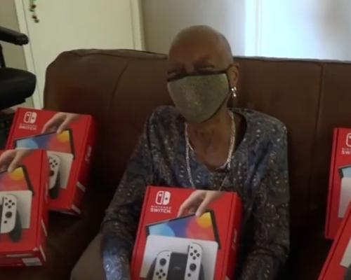 Babička objednala pre vnuka jeden Switch a dostala ich šesť. Obchod ich nechcel späť.
