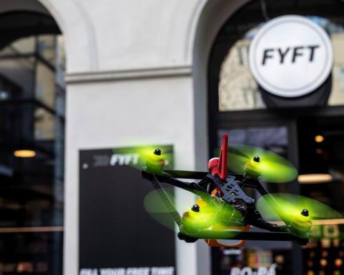 Co je to Drone Racing?